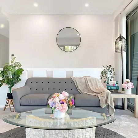 Luxury Retreat Sydney Airport Direct Train Line Villa Exterior photo