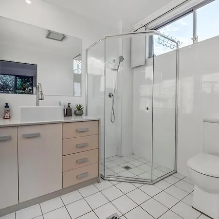 Luxury Retreat Sydney Airport Direct Train Line Villa Exterior photo