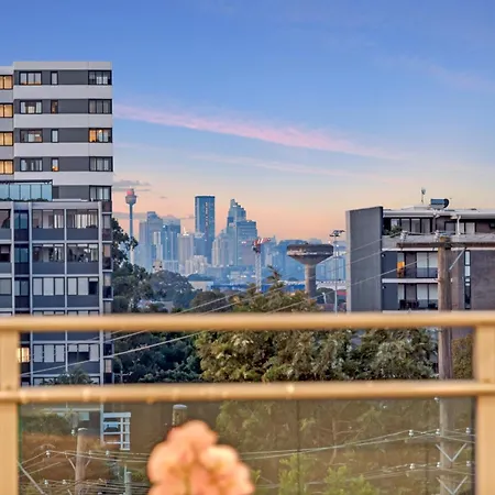 Luxury Retreat Sydney Airport Direct Train Line Villa Exterior photo