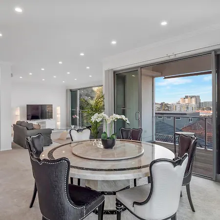 Luxury Retreat Sydney Airport Direct Train Line Villa Exterior photo